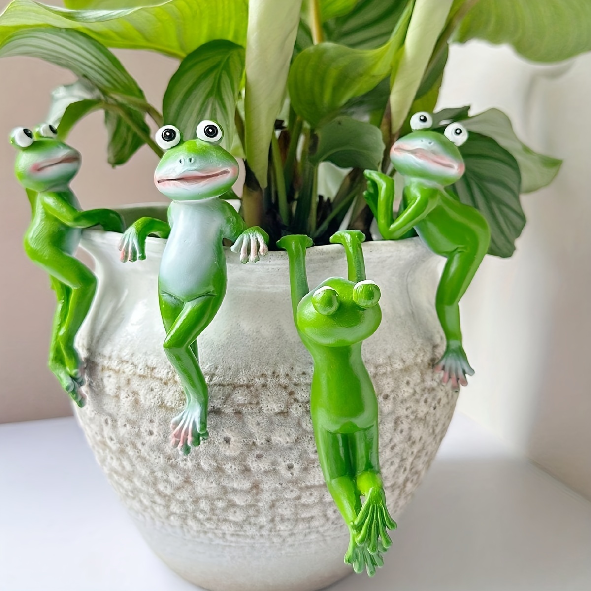 1Pc Cartoon Frog Statue, Resin - Resin Art Hanging avaliação e preço